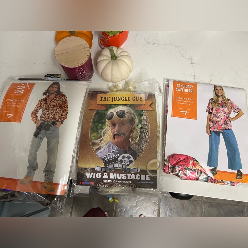 COUPLES COSTUME